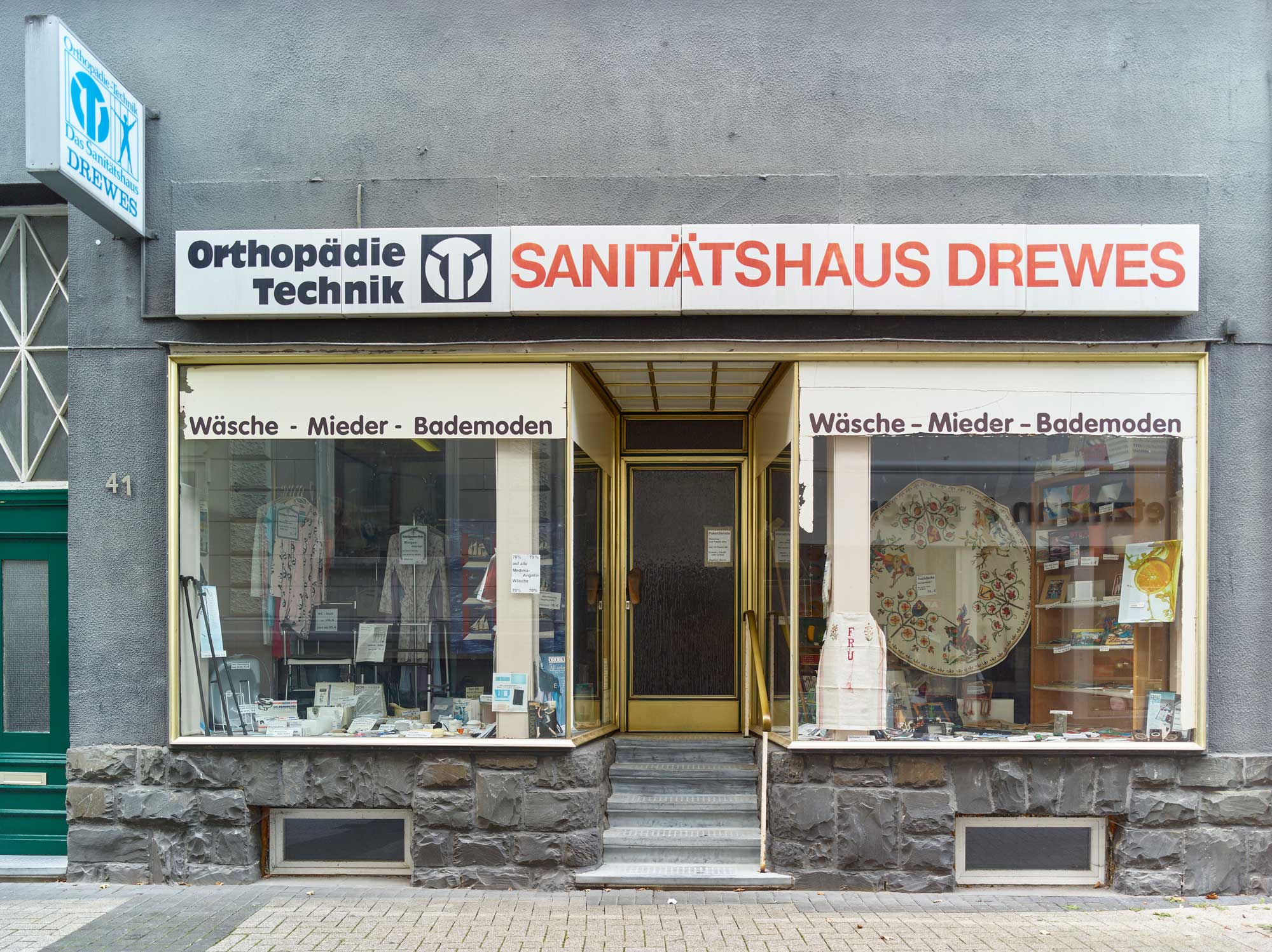 Jaeger-Joerg-02-Vorrübergehend-geschlossen-Glashaus