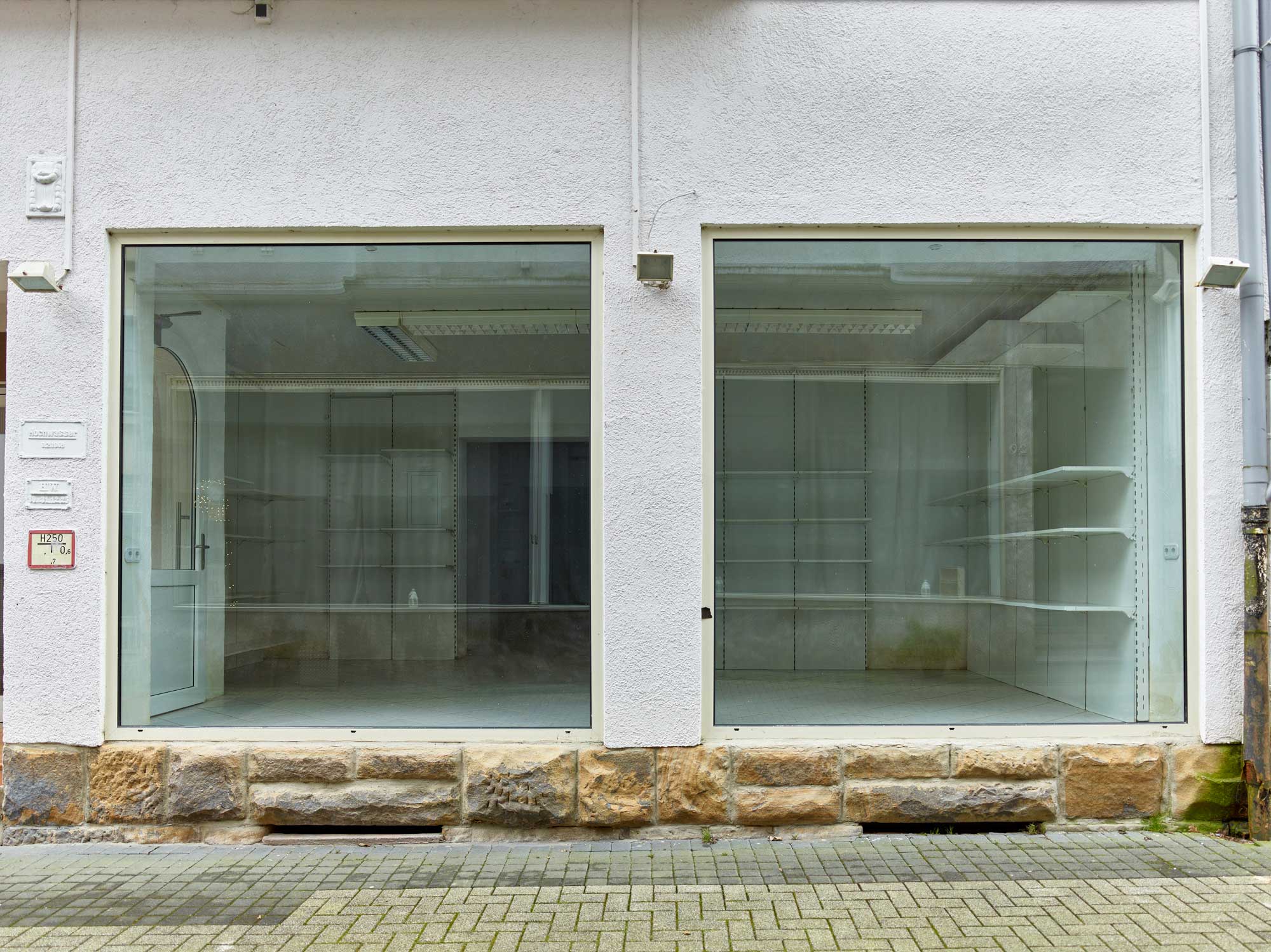 Jaeger-Joerg-06a-Vorrübergehend-geschlossen-Glashaus