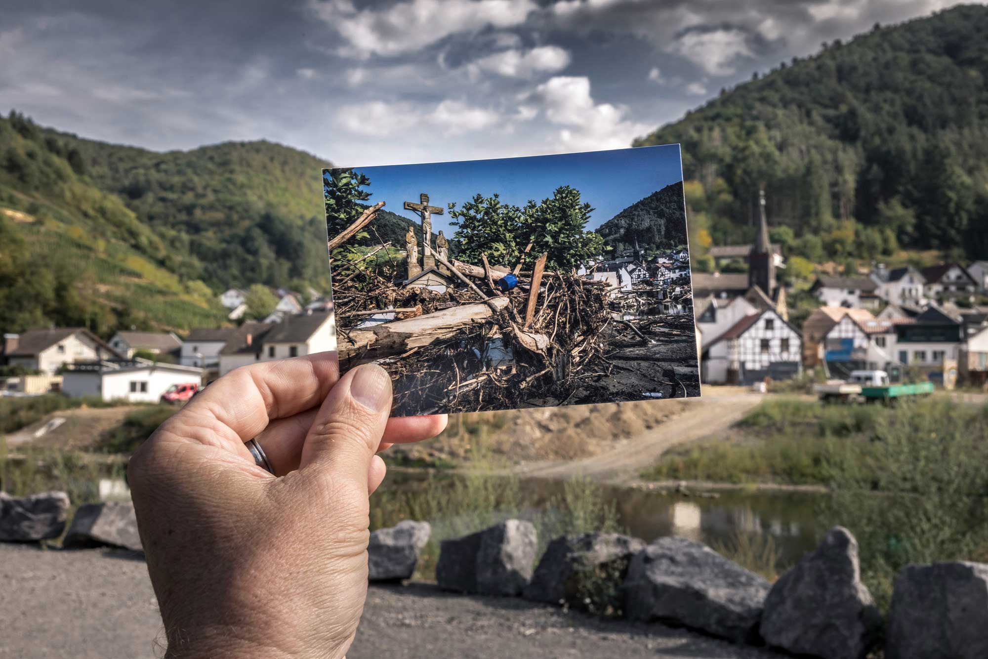 Schultze_3045_FloodPostcards_009